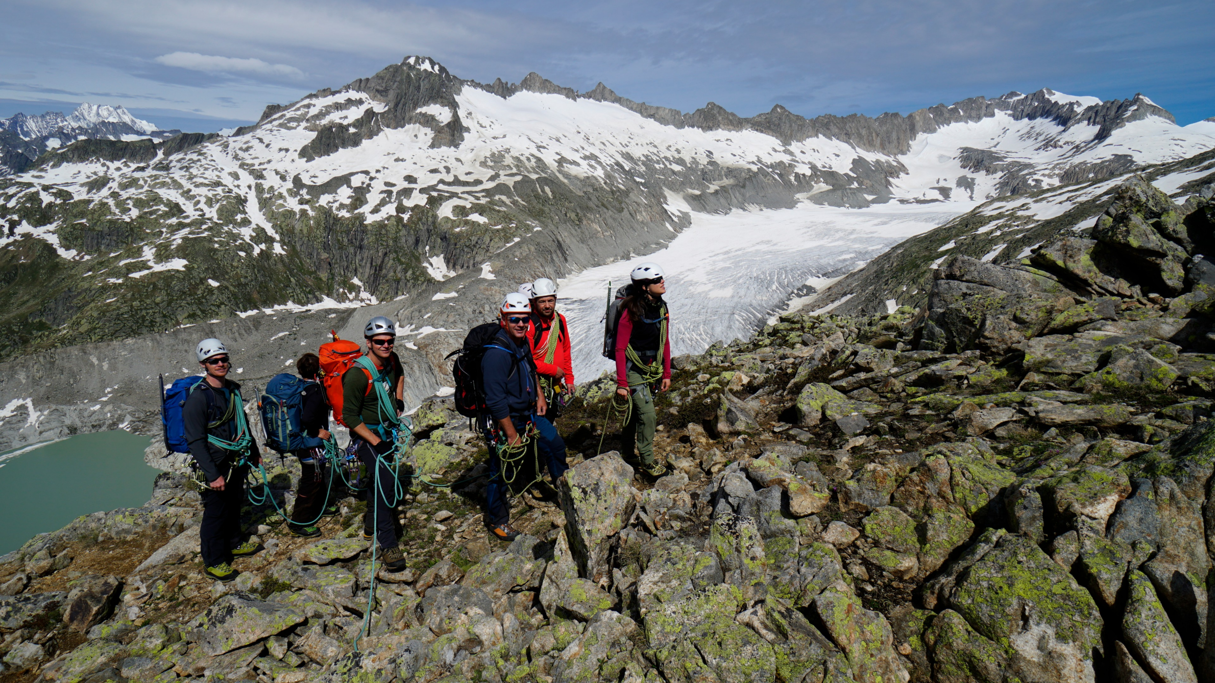 Berg+Ski: Hochtourenausbildung - Beim Aufstieg zum Chli Furkahorn begleitet uns der Rhonegletscher
