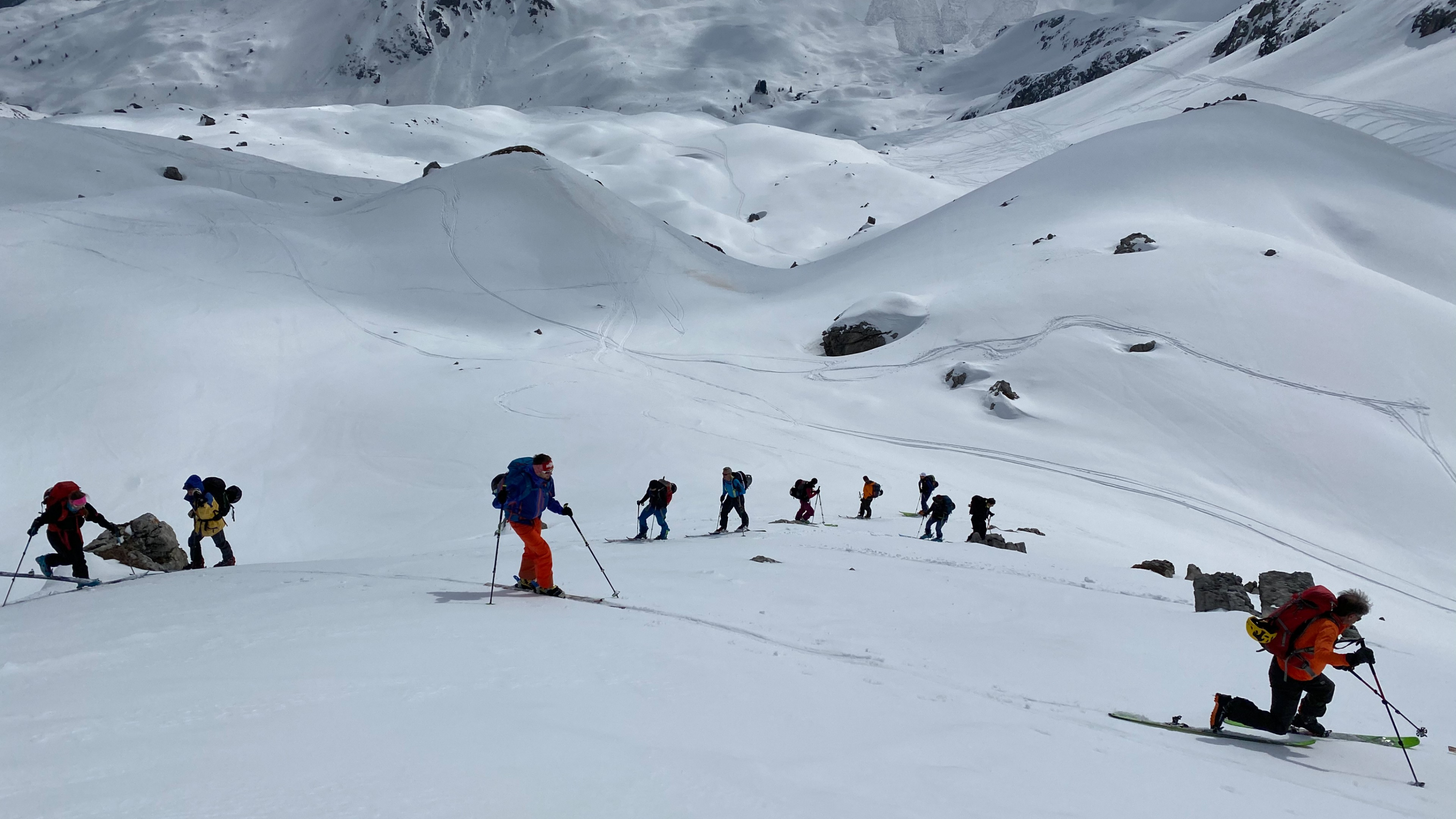 Berg+Ski: Zick und Zack – Spitzkehren am Laufmeter während der Skisafari in Lenzerheide/Arosa