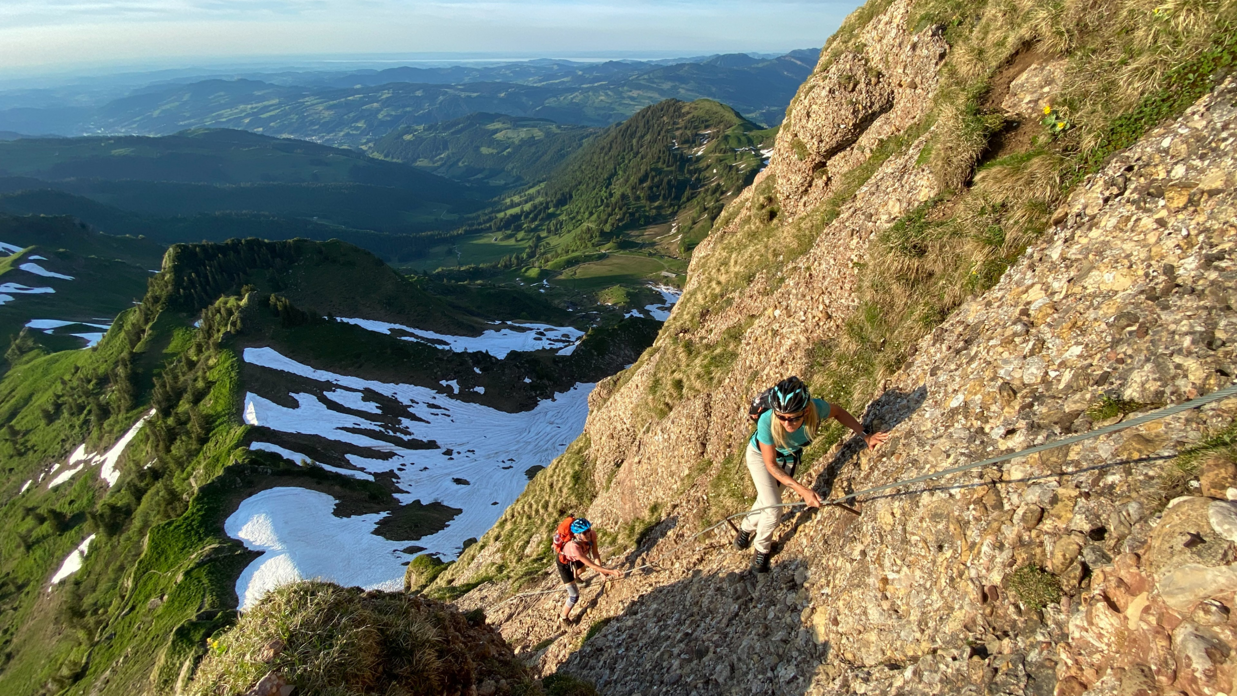 Berg+Ski: Der Aufstieg über den Nordgrat auf den Speer ist luftig aber gut gesichert…