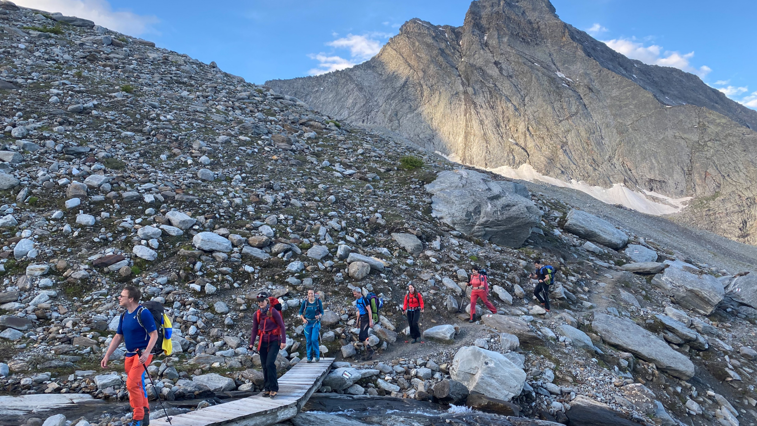 Berg+Ski: Von der Simplonpasshöhe führt der Aufstieg über die Moräne zum Wasenhorn